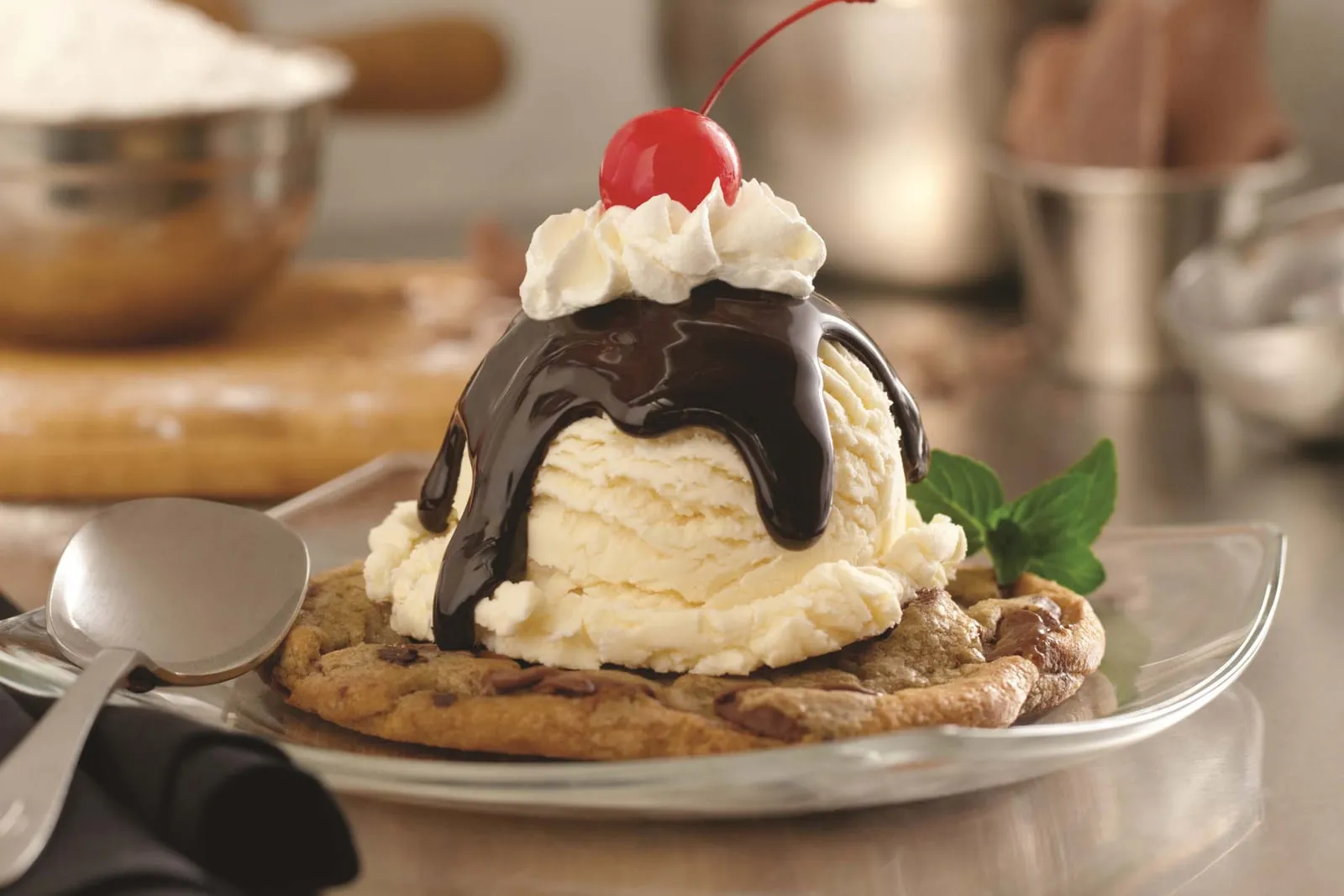 Cookie sundae with ice cream, whipped topping, and cookie pieces